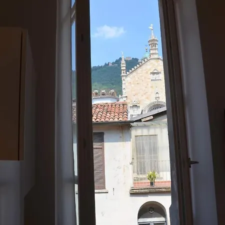 Il Vicolo * קומו